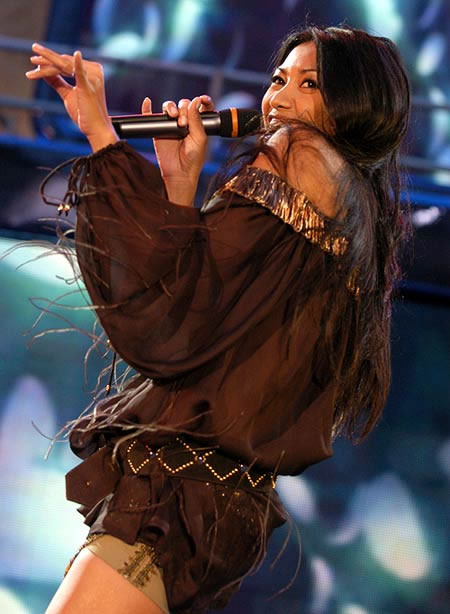 Anggun at Festivalbar 2005 in Arezzo (09/07/2005)